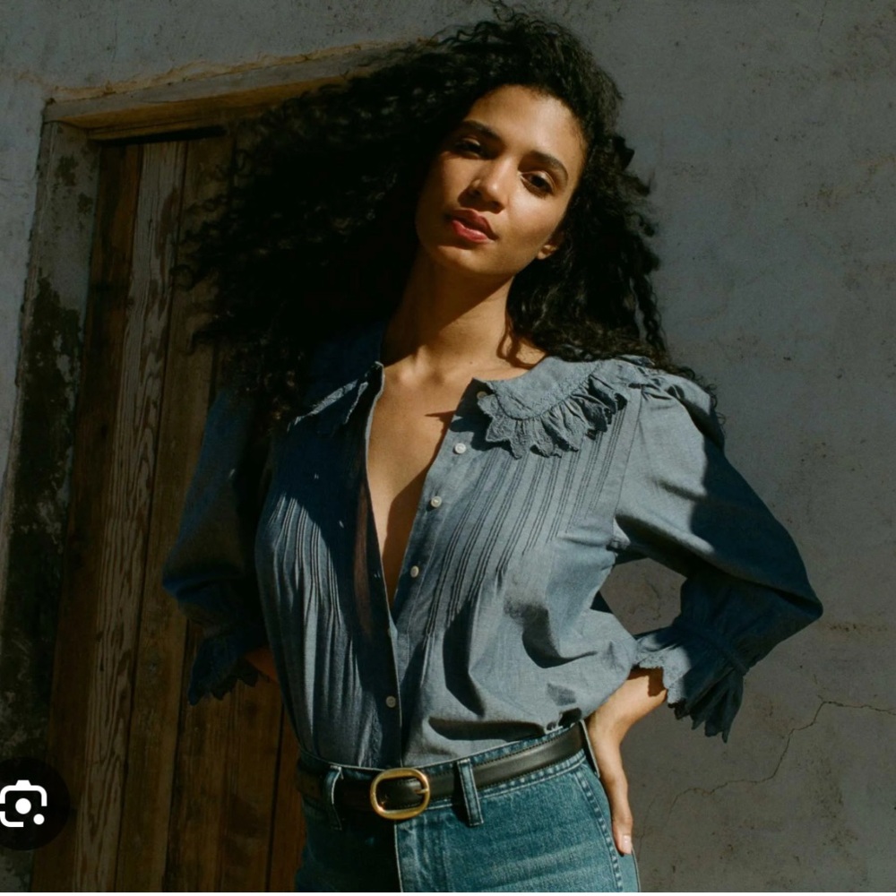 Doen Chambray Blue Blouse with Ruffled Collar